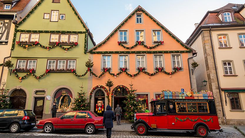 Warum ist die Marke Käthe Wohlfahrt so erfolgreich? Weil sie genau eines im Sinn hat: mit seinem Sortiment und seiner Anmutung die „deutsche Weihnachtstradition“ zu pflegen und weiterzuentwickeln. Bildquelle: © diyanadimitrova / Fotolia