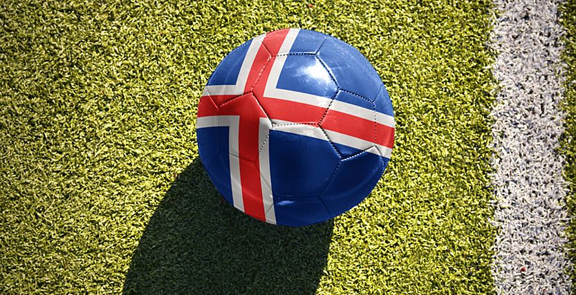 Alles nur ein Fußball-Märchen? Eher nicht: Island verfügt inzwischen über 700 UEFA-lizenzierte Trainer – und weist damit die höchste Pro-Kopf-Dichte an Trainern mit der begehrten Lizenz auf. Bildquelle: © luzitanija / Fotolia Alles nur ein Fußball-Märchen? Eher nicht: Island verfügt inzwischen über 700 UEFA-lizenzierte Trainer – und weist damit die höchste Pro-Kopf-Dichte an Trainern mit der begehrten Lizenz auf. Bildquelle: © luzitanija / Fotolia