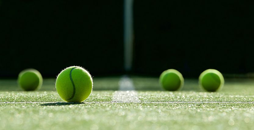 Boris Beckers Liste an Spitzenleistungen im Tennissport ist beeindruckend und einer der Gründe, warum er als Marke attraktiv geblieben ist und nachhaltig wirkt. Bildquelle: © kireewongfoto / Fotolia