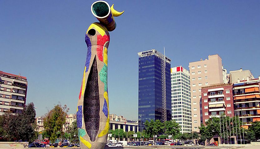 © Wikimedia Commons / Dona i ocell al Parc de Joan Miró
